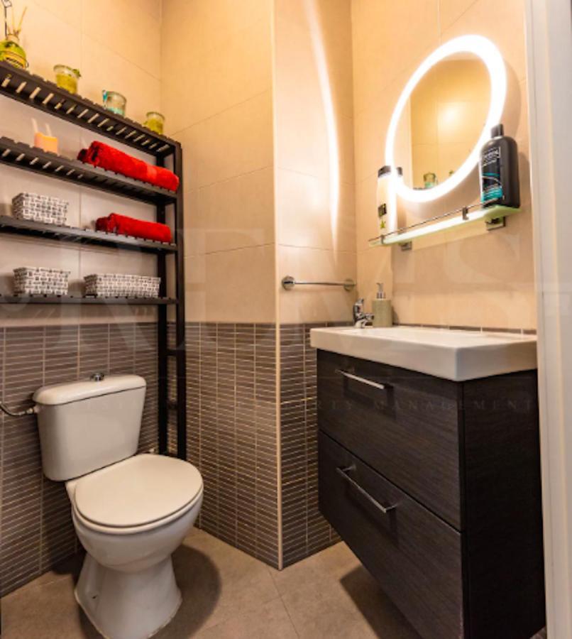 Lejlighed Holidays2malaga Capitan Renovated With Patio & Balconies In The Center